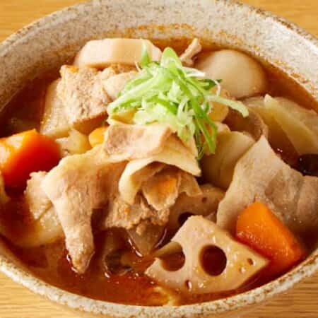 【旨辛！】紅の豚汁｜三田でテイクアウト・デリバリーならデリステーション田町店