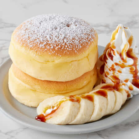 キャラメルバナナホイップパンケーキ（2個付き）｜三田でテイクアウト・デリバリーならデリステーション田町店
