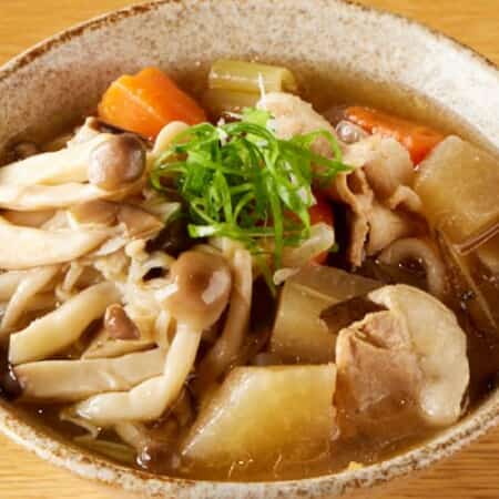 【コク増し】たっぷりきのこバター豚汁｜三田でテイクアウト・デリバリーならデリステーション田町店