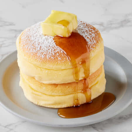 【人気No.1】濃厚メープルバタースフレパンケーキ（2個付き）｜三田でテイクアウト・デリバリーならデリステーション田町店