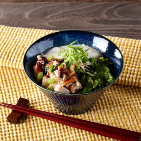 【絶品】鶏塩麹と青菜漬けのねば丼｜三田でテイクアウト・デリバリーならデリステーション田町店