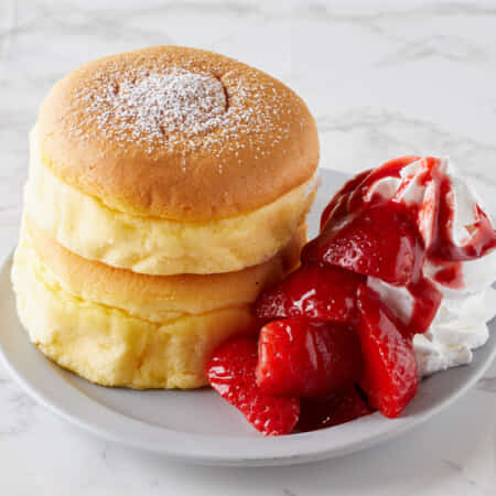 苺ホイップスフレパンケーキ（2個付き）｜三田でテイクアウト・デリバリーならデリステーション田町店